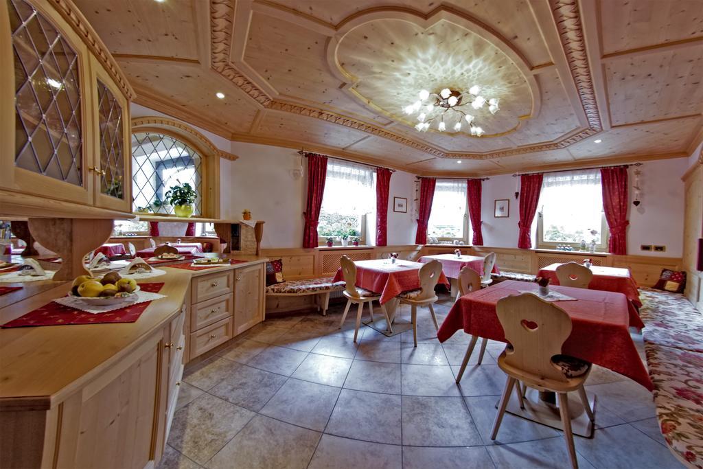 Bed and Breakfast Garni Crepaz Сельва-ди-Валь-Гардена Экстерьер фото