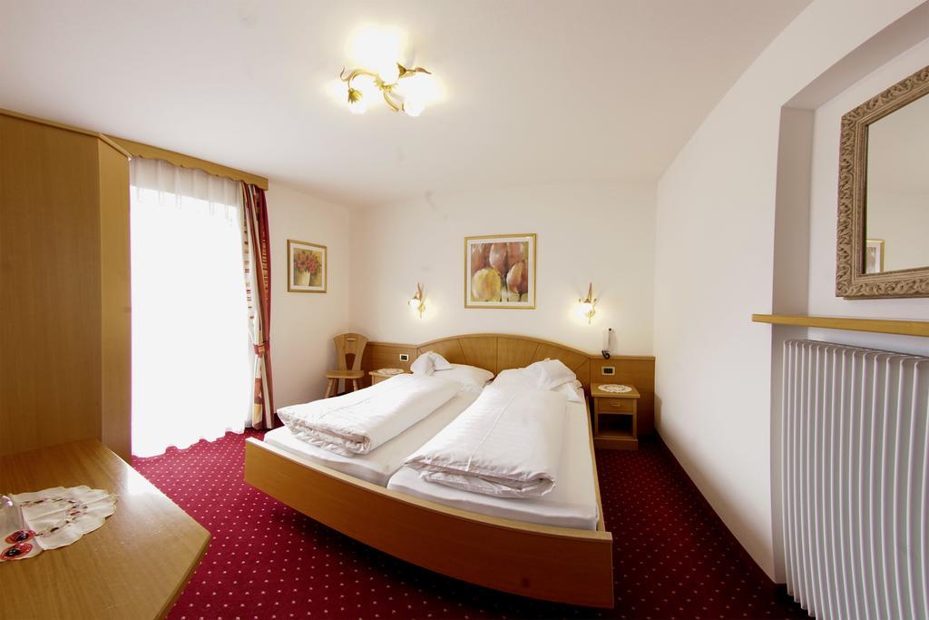 Bed and Breakfast Garni Crepaz Сельва-ди-Валь-Гардена Экстерьер фото